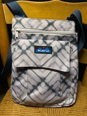 Kavu Green and White Crossbody Bag